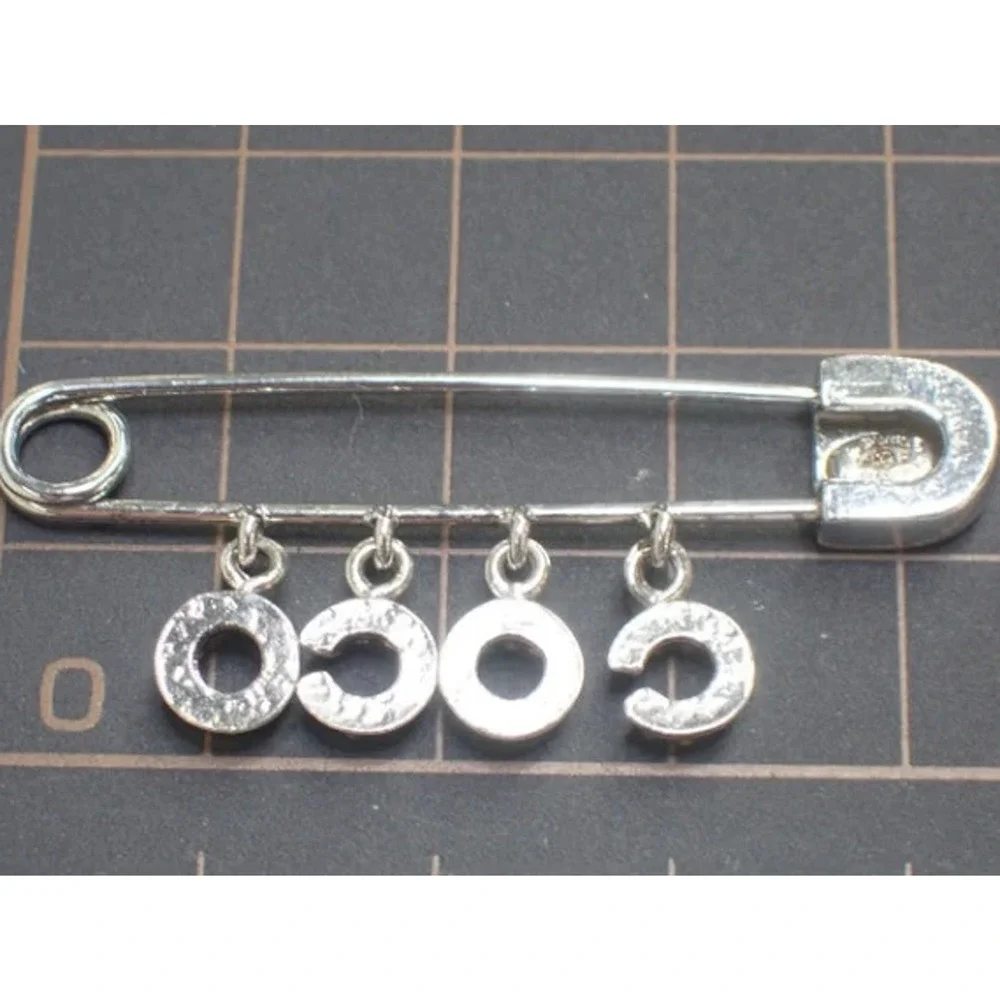 7156 - Chanel Icon Series Brooch Silver